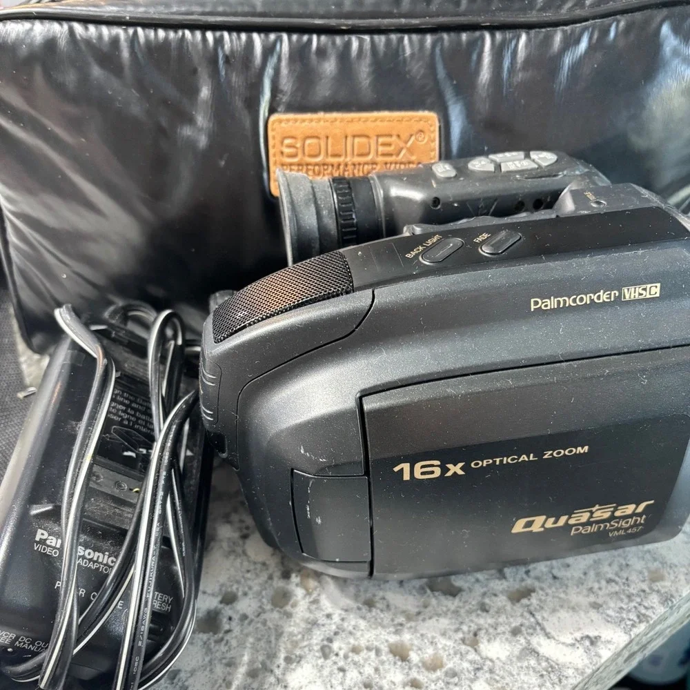Quasar Palmcorder VHS‎ VML457 Camcorder 16x Optical Zoom AC Adapter